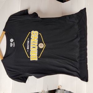 EUC Concepts Sports NHL Boston Bruins Women's sz XL Tshirt